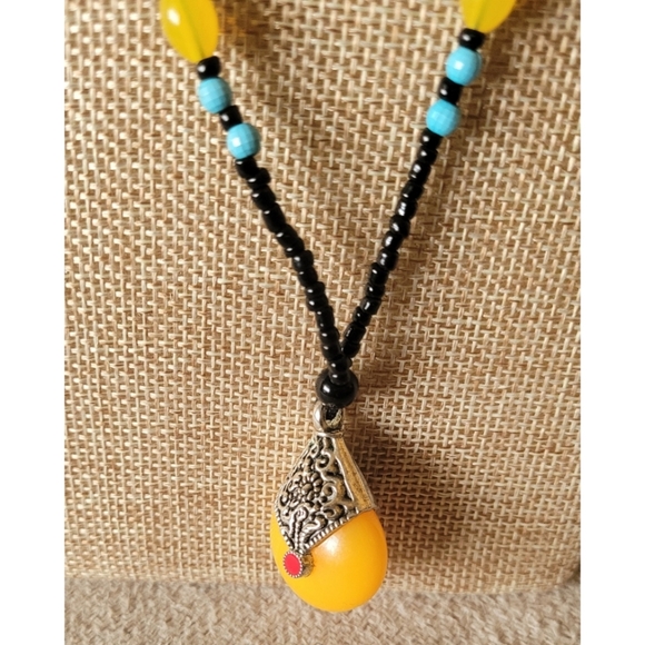 Hand Beaded 12" Necklace Black Yellow and Turquoise w Silvertone Accents - Picture 3 of 4
